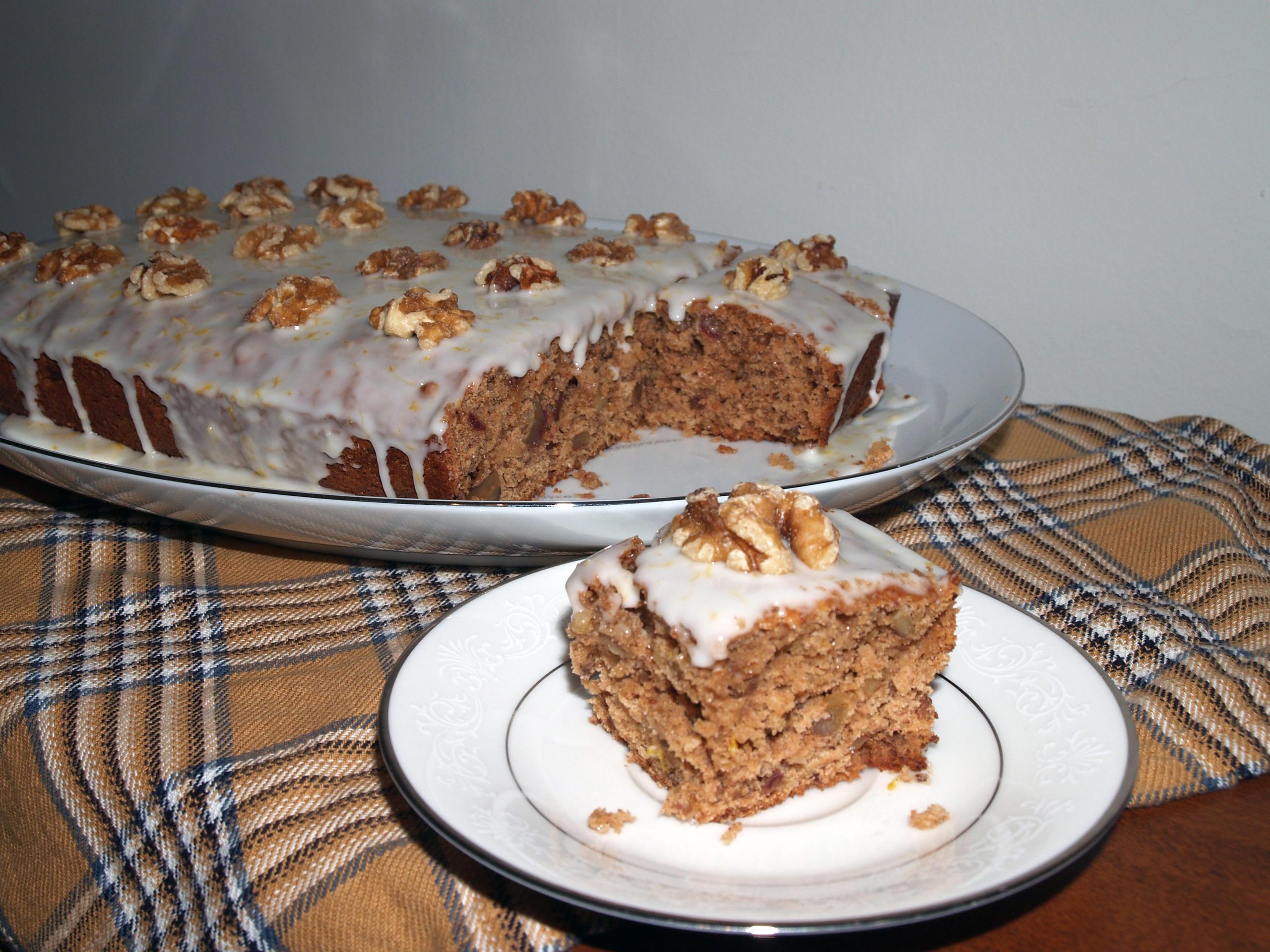 Mary berry shop walnut cake